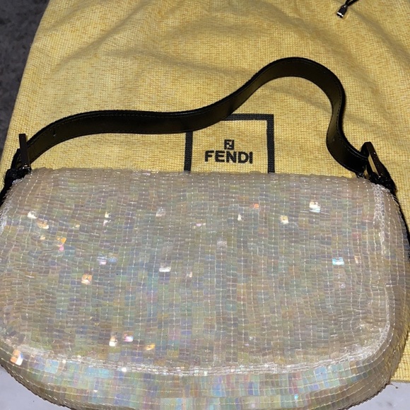 SOLD🎈Vintage FENDI baguette shoulder bag RARE FIND SHE BEAUTIFUL !!! Comes dust - Picture 9 of 13